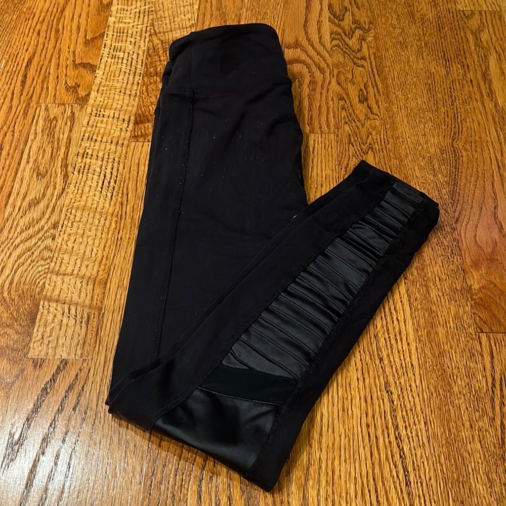 Alo Woman’s Black Leggings Size XS